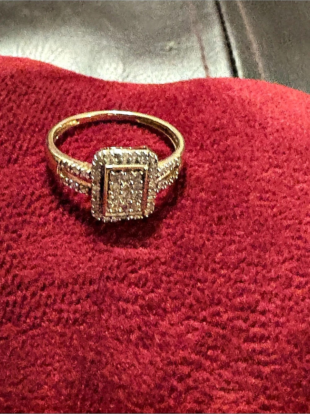 10K SUN yellow gold diamond ring